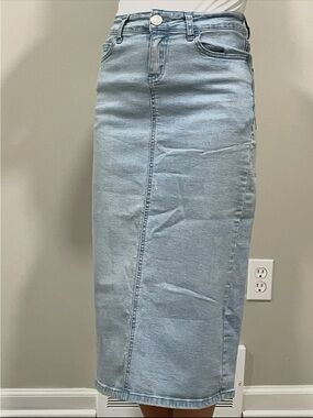 Inherit Women’s Light Blue Denim Skirt